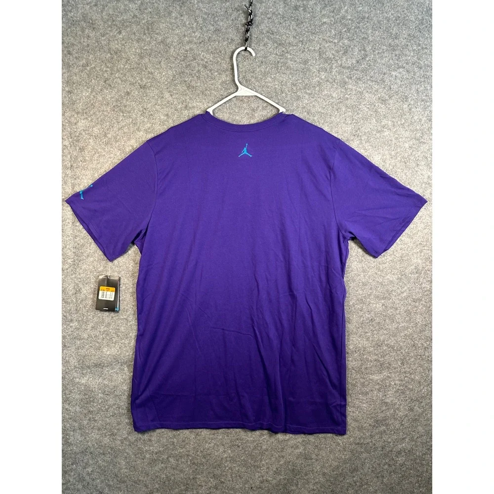 Jordan‎ Charlotte Hornets NBA Purple Graphic T-Shirt Mens XXLT 811409-547 NEW